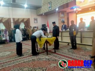 Serahkan SK PNS, Afrizal Sintong: PNS Lebih Giat Bekerja